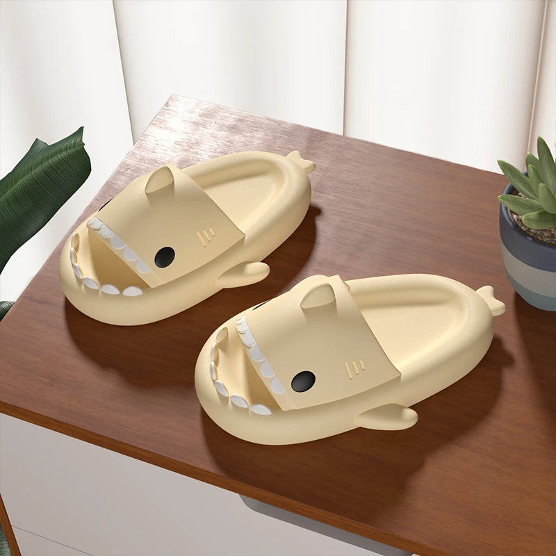 Sharky Slides™ | Grappige haaienslippers